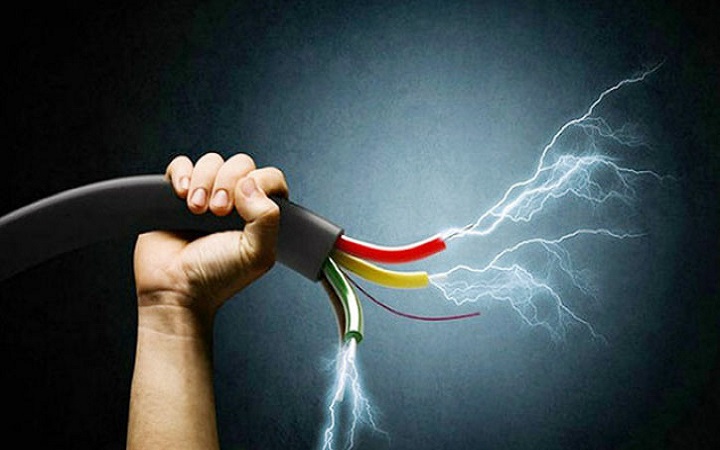 পাবনায় বিদ্যুতায়িত হয়ে প্রাণ গেল দুজনের